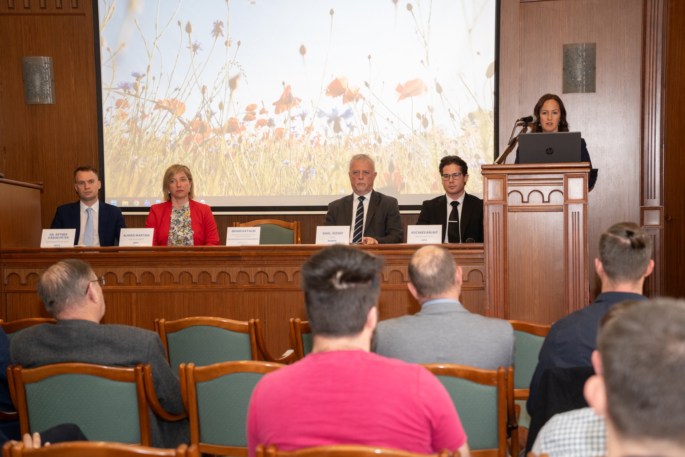 Külpiaci terjeszkedés – a vállalkozások versenyképességének erősítése Külpiaci terjeszkedés – a vállalkozások versenyképességének erősítése